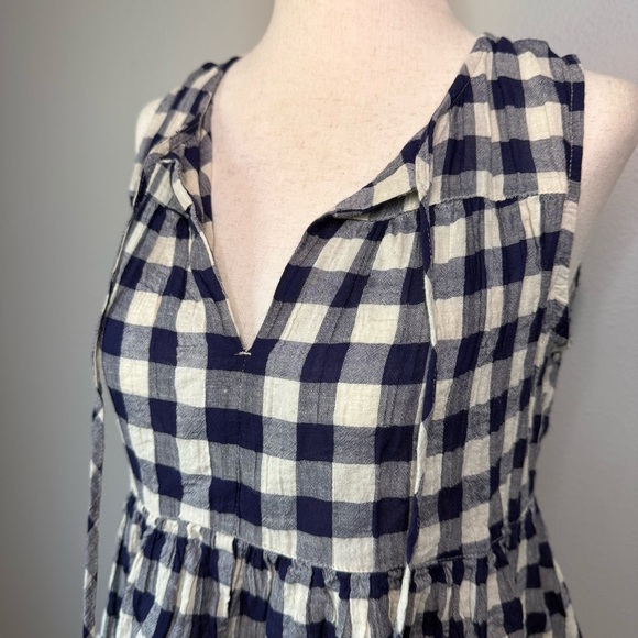 Navy and White Checkered Sleeveless Top - Picture 2 of 6